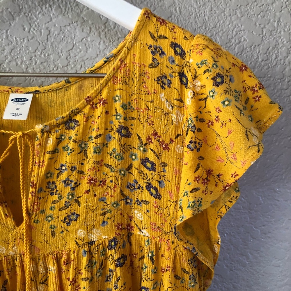 💛💛OLD NAVY Blouse🌼
